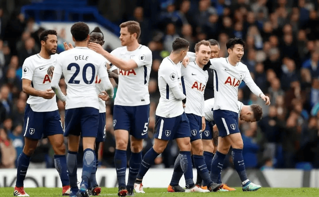 对准场边 对准场边